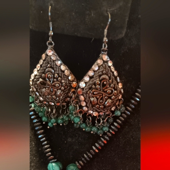 Vintage Green Jade Rhinestone 3 Piece with just Earrings and Necklace Set - Picture 3 of 5